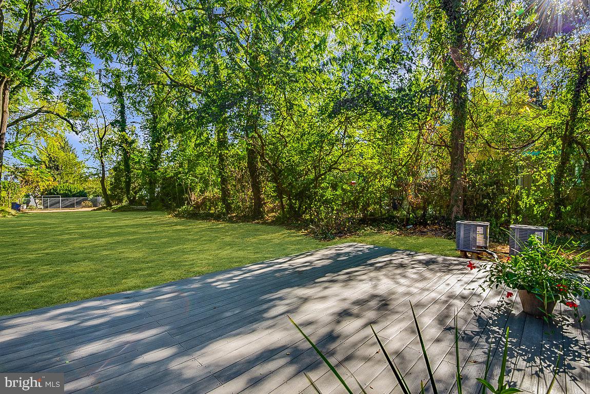 833 Bay Ridge Avenue Annapolis, MD 21403 - Photo 38 of 43 Deck and Extra Large Backyard