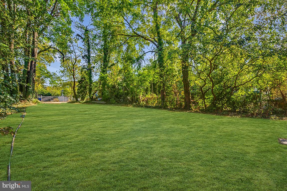 833 Bay Ridge Avenue Annapolis, MD 21403 - Photo 39 of 43 Extra Large Back Yard and Parking Pad