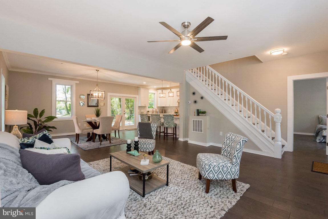 833 Bay Ridge Avenue Annapolis, MD 21403 - Photo 5 of 43 Living Room, Dining Room and Kitchen