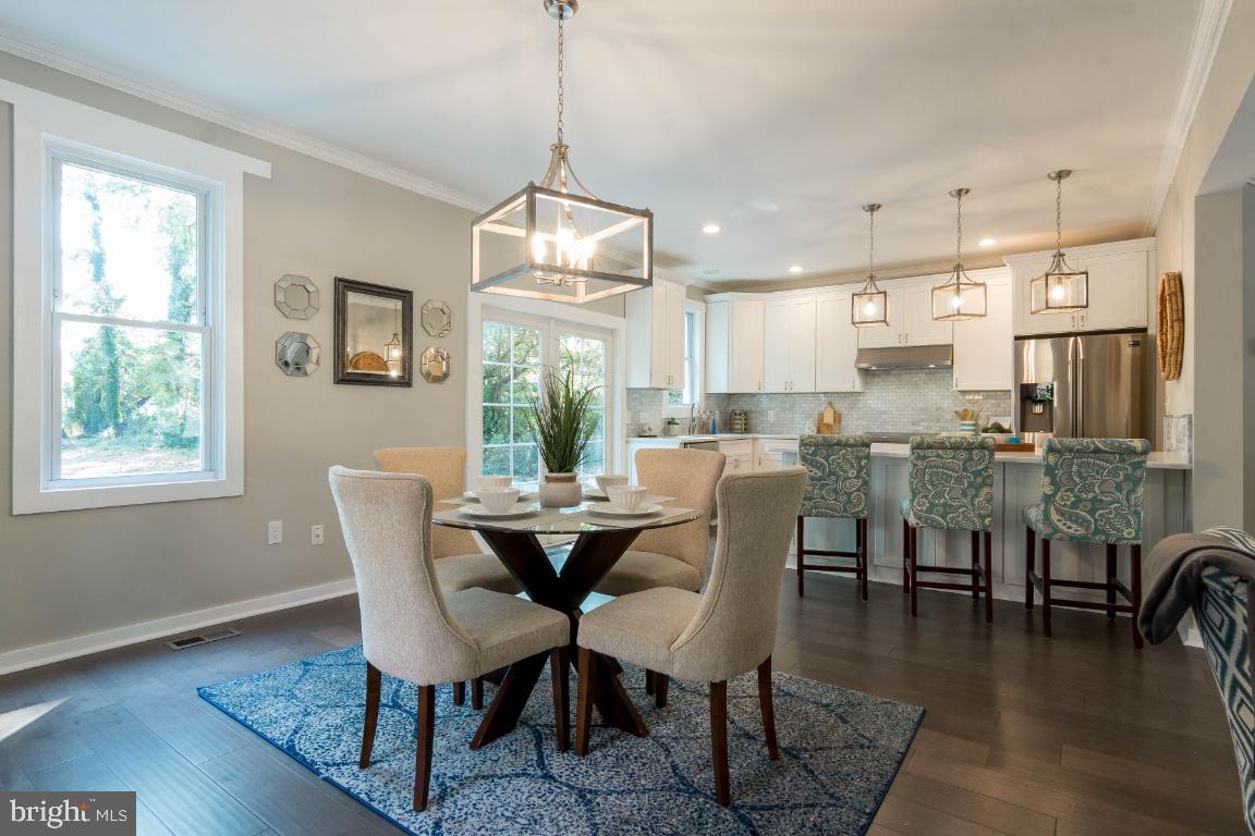 833 Bay Ridge Avenue Annapolis, MD 21403 - Photo 7 of 43 Dining Room into Kitchen