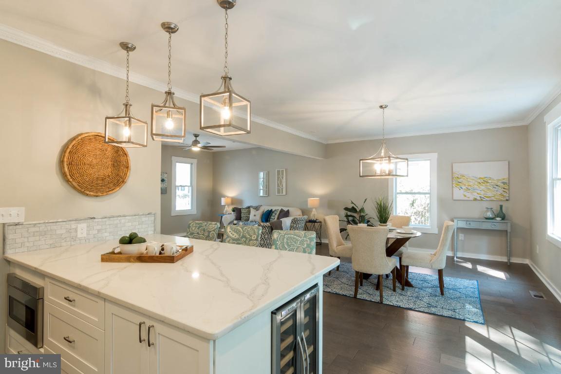 833 Bay Ridge Avenue Annapolis, MD 21403 - Photo 8 of 43 Kitchen into Dining Room