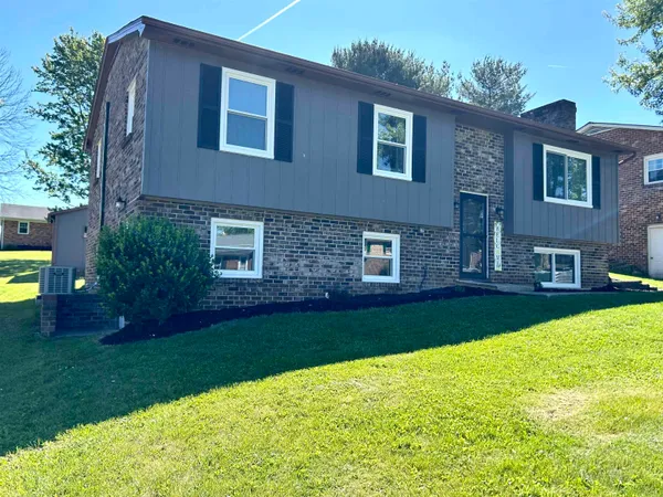 $325,000 | 20 Bingham Street, Verona, VA 24482