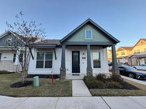 $2,199 | 825 West Mayfield Road, Unit 102, Arlington, TX 76015