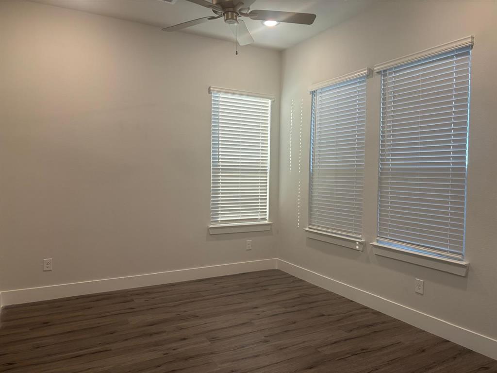 825 West Mayfield Road, Unit 102 Arlington, TX 76015 - Photo 4 of 17