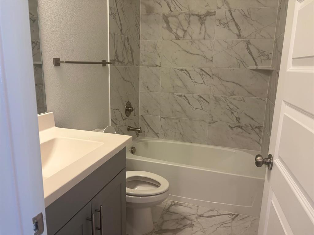 825 West Mayfield Road, Unit 102 Arlington, TX 76015 - Photo 7 of 17