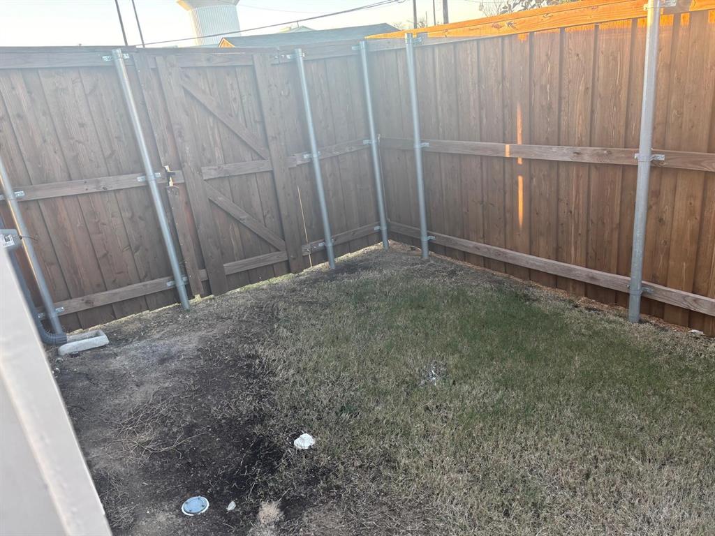 825 West Mayfield Road, Unit 102 Arlington, TX 76015 - Photo 9 of 17