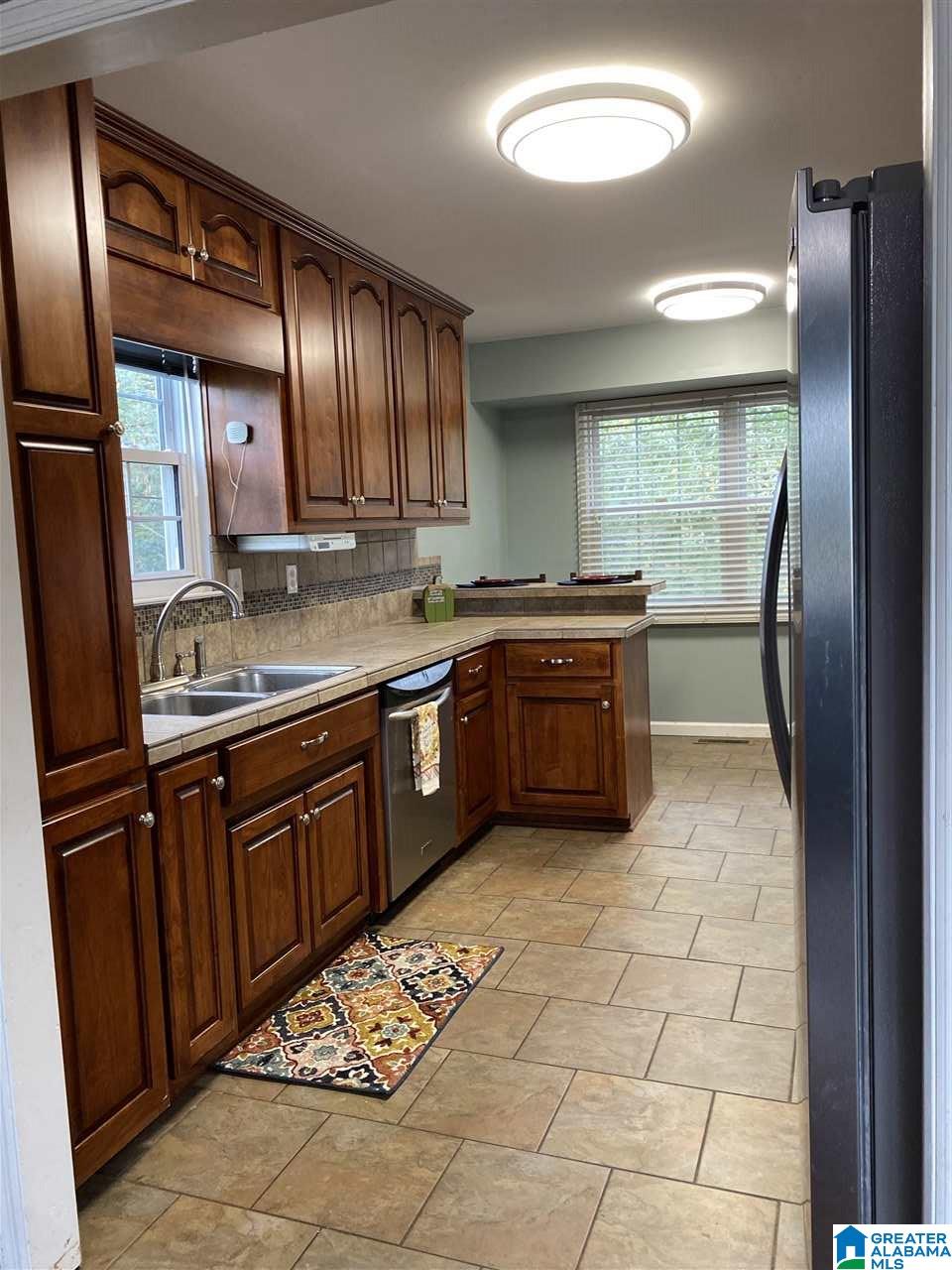 742 Twin Ridge Drive Gardendale, AL 35071 - Photo 2 of 17
