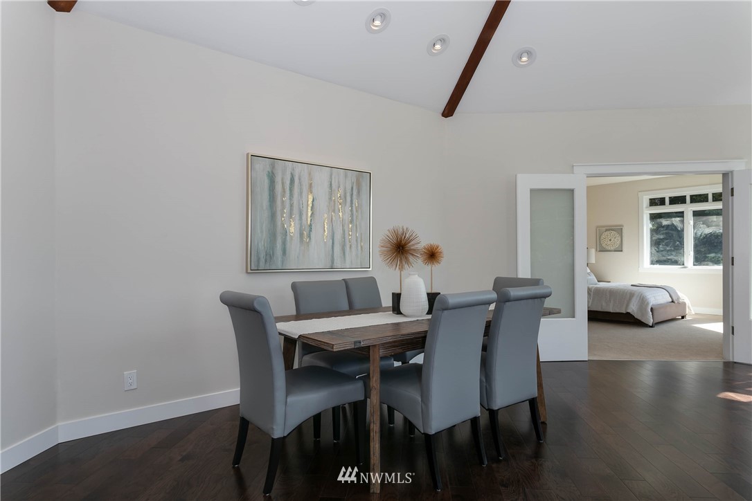 9225 Southwest Summerhurst Road Vashon, WA 98070 - Photo 8 of 25 Gallery Image 8