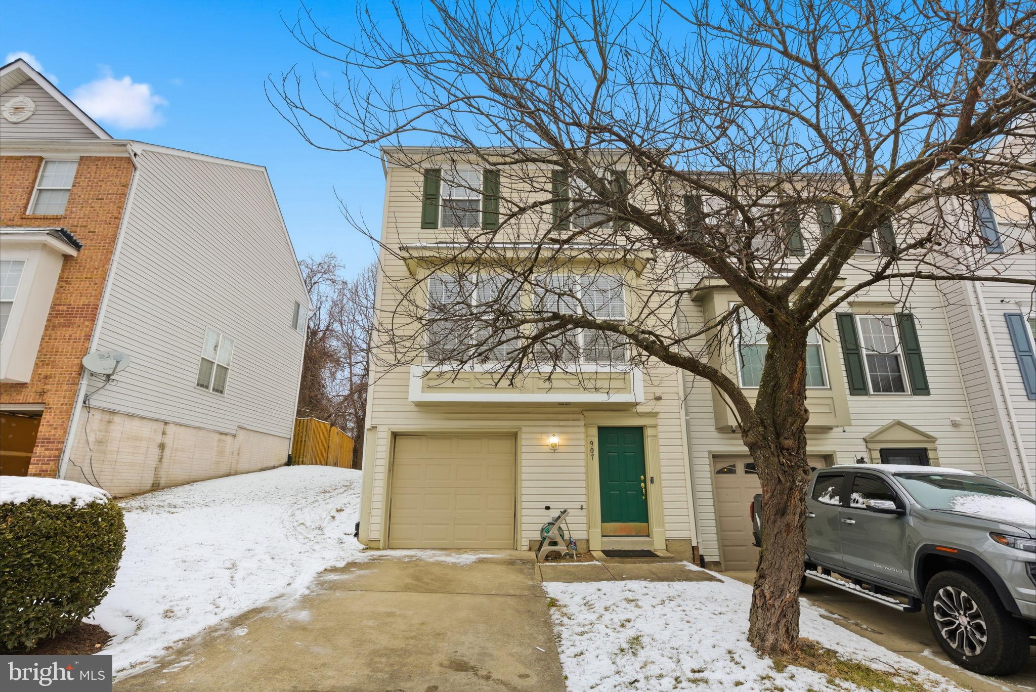 907 Vauxhall Road Landover, MD 20785 - Photo 2 of 37 a view of a car park in front of house