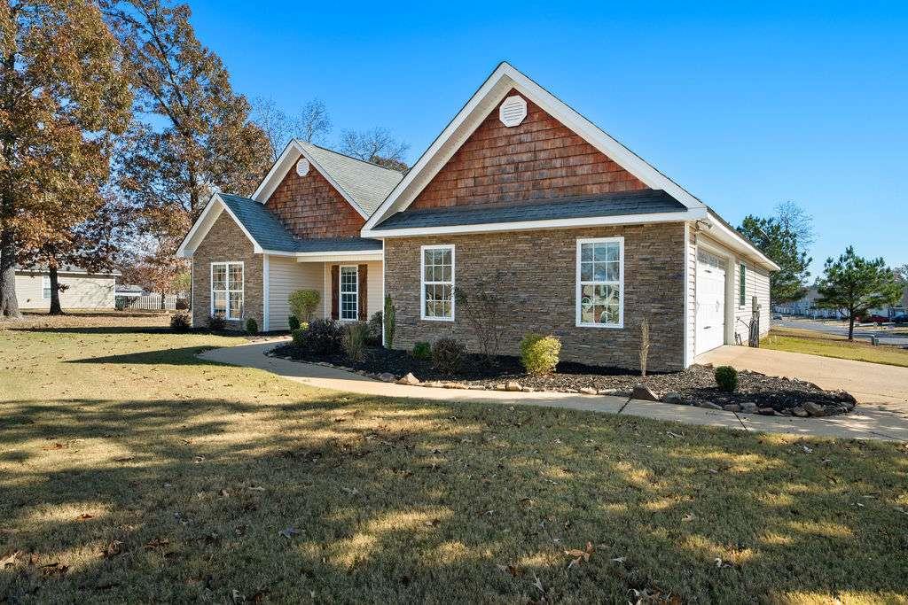 9 Royal Oak Drive Northeast Rome, GA 30165 - Photo 24 of 31 a front view of a house with a yard