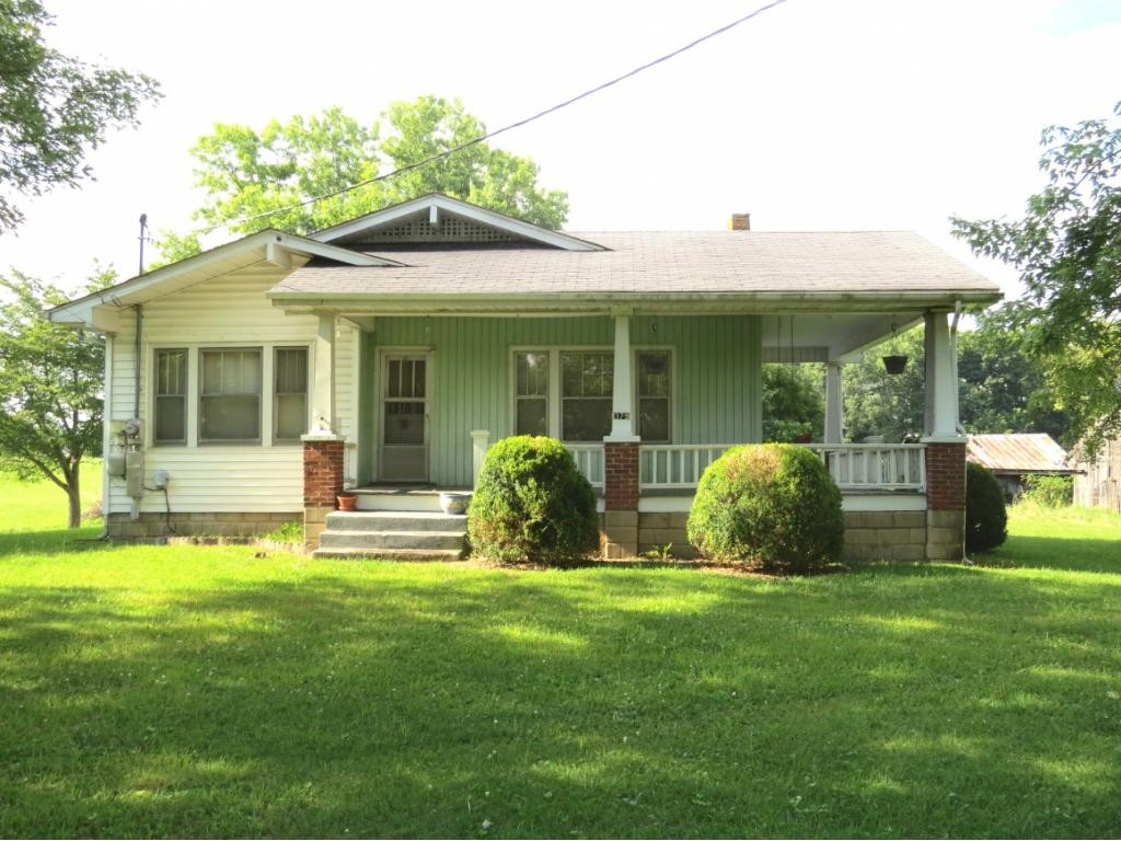 379 Peoples Road Bristol, TN 37620 - Photo 1 of 35 Photo 1