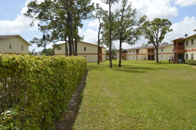 1806 Abbey Road, Unit 107 West Palm Beach, FL 33415 - Photo 3 of 12 Residence1
