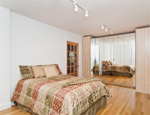 15 York Road Newton, MA 02468 - Photo 12 of 23 Gallery Image 12
