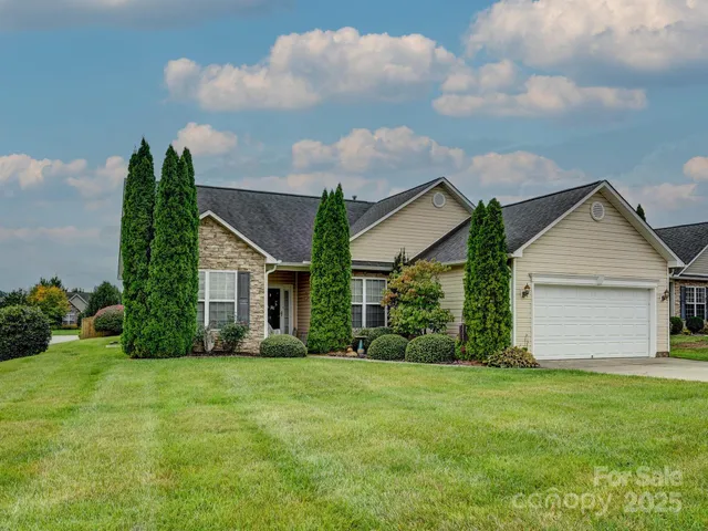 $429,000 | 19 Pamlico Road, Fletcher, NC 28732