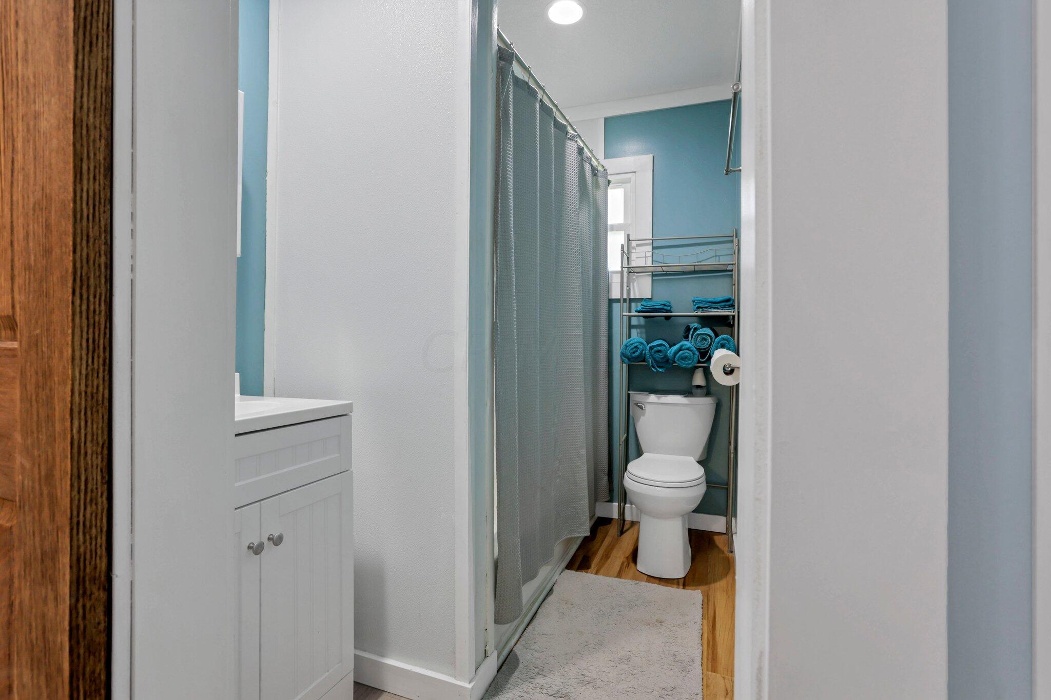 36210 Scout Road Logan, OH 43138 - Photo 18 of 33 Hallway Full Bathroom