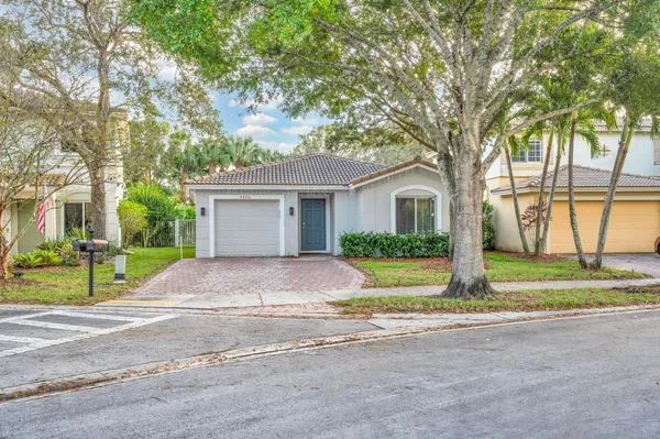 $2,975 | 4856 Southeast Duval Drive, Stuart, FL 34997
