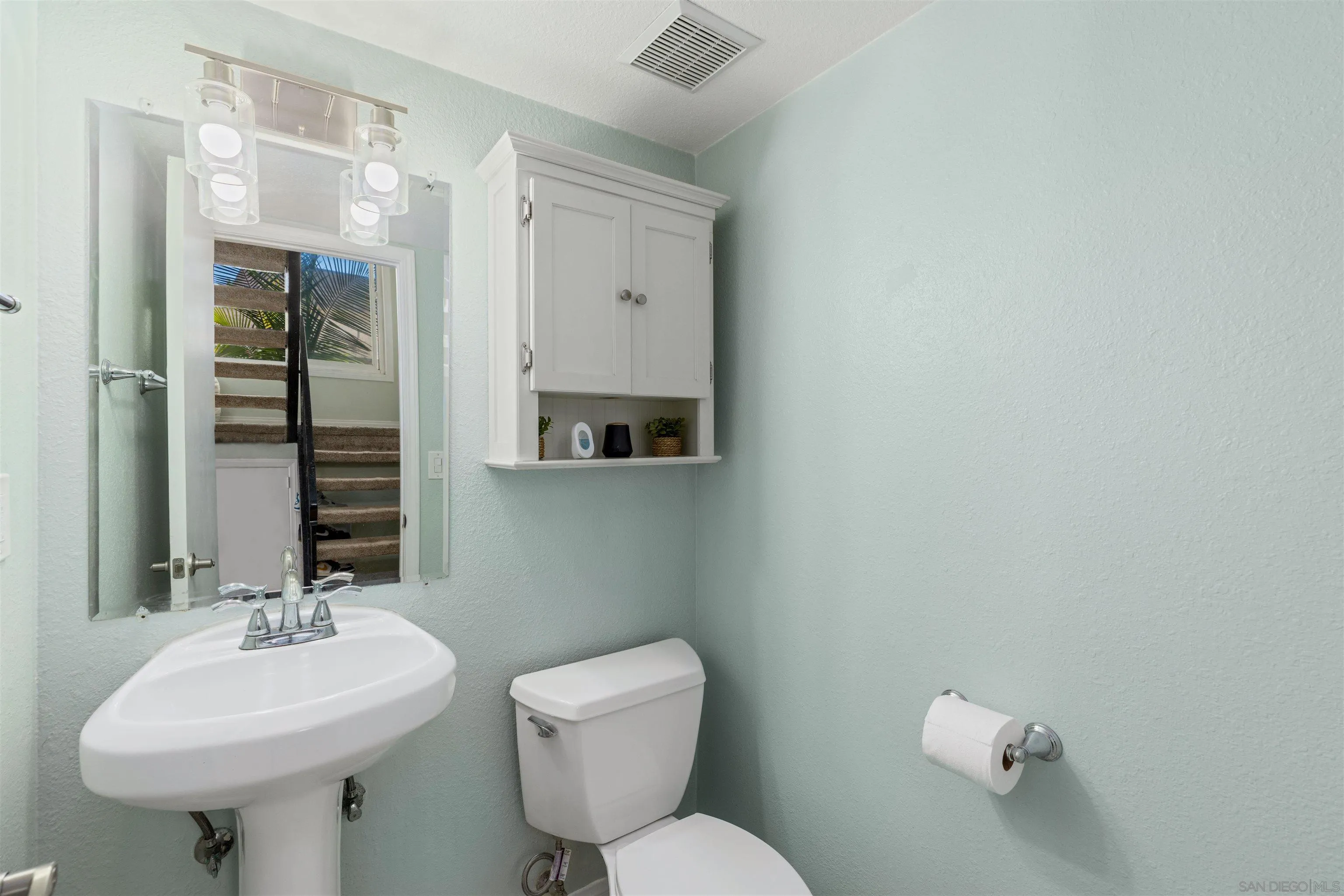 10331 Santana Ranch Drive Santee, CA 92071 - Photo 11 of 31 Gallery Image 11