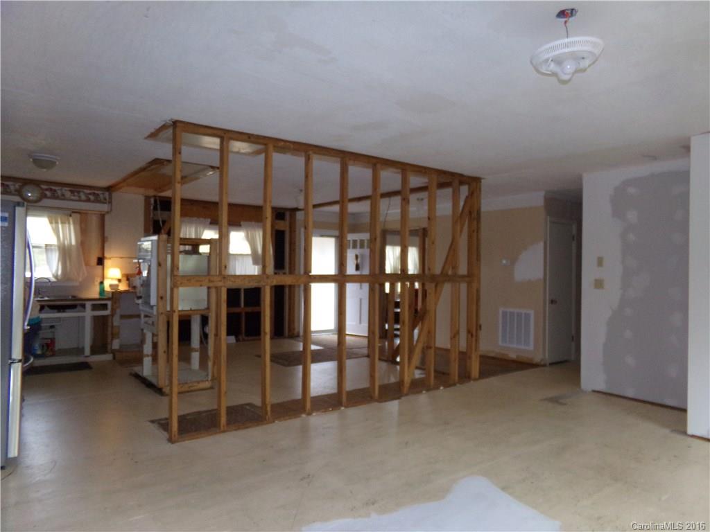 15105 Angelus Road Jefferson, SC 29718 - Photo 10 of 24