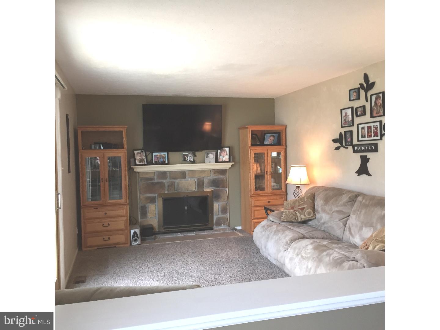 113 Lomond Road Williamstown, NJ 08094 - Photo 6 of 24 Family Room