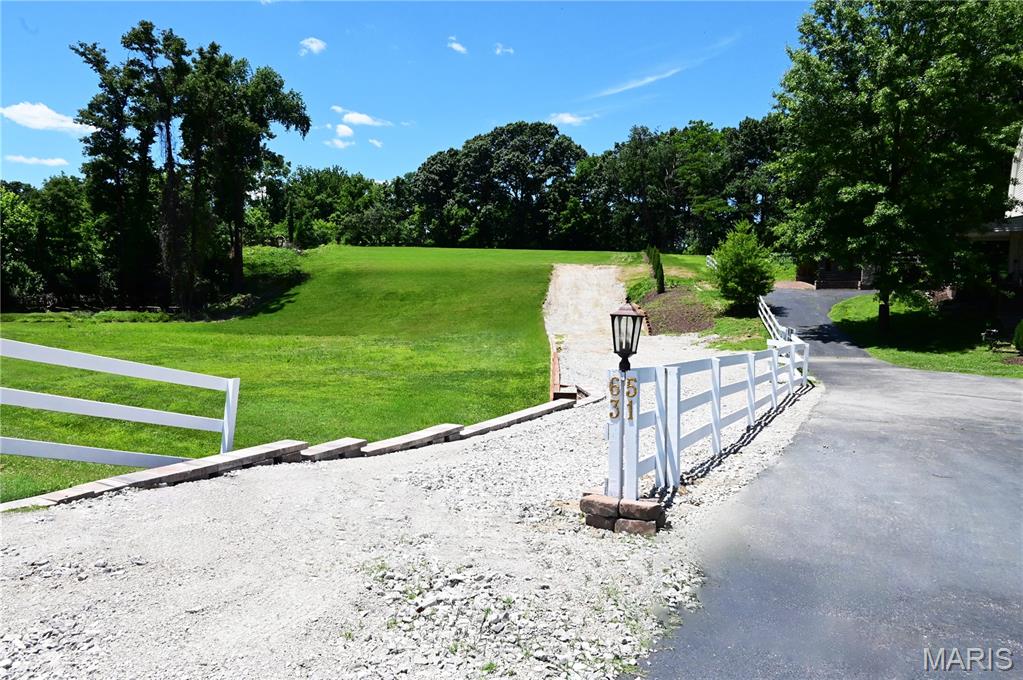 63 South Woods Mill Road Chesterfield, MO 63017 - Photo 12 of 15