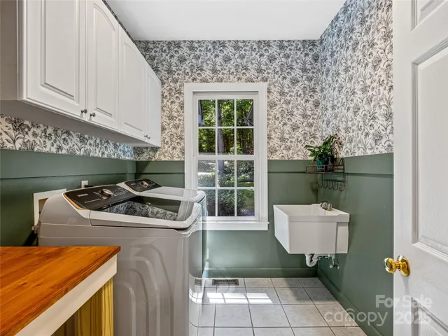 a view of a backyard of the house