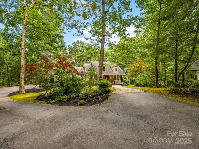 $720,000 | 247 Big Raven Lane, Saluda, NC 28773