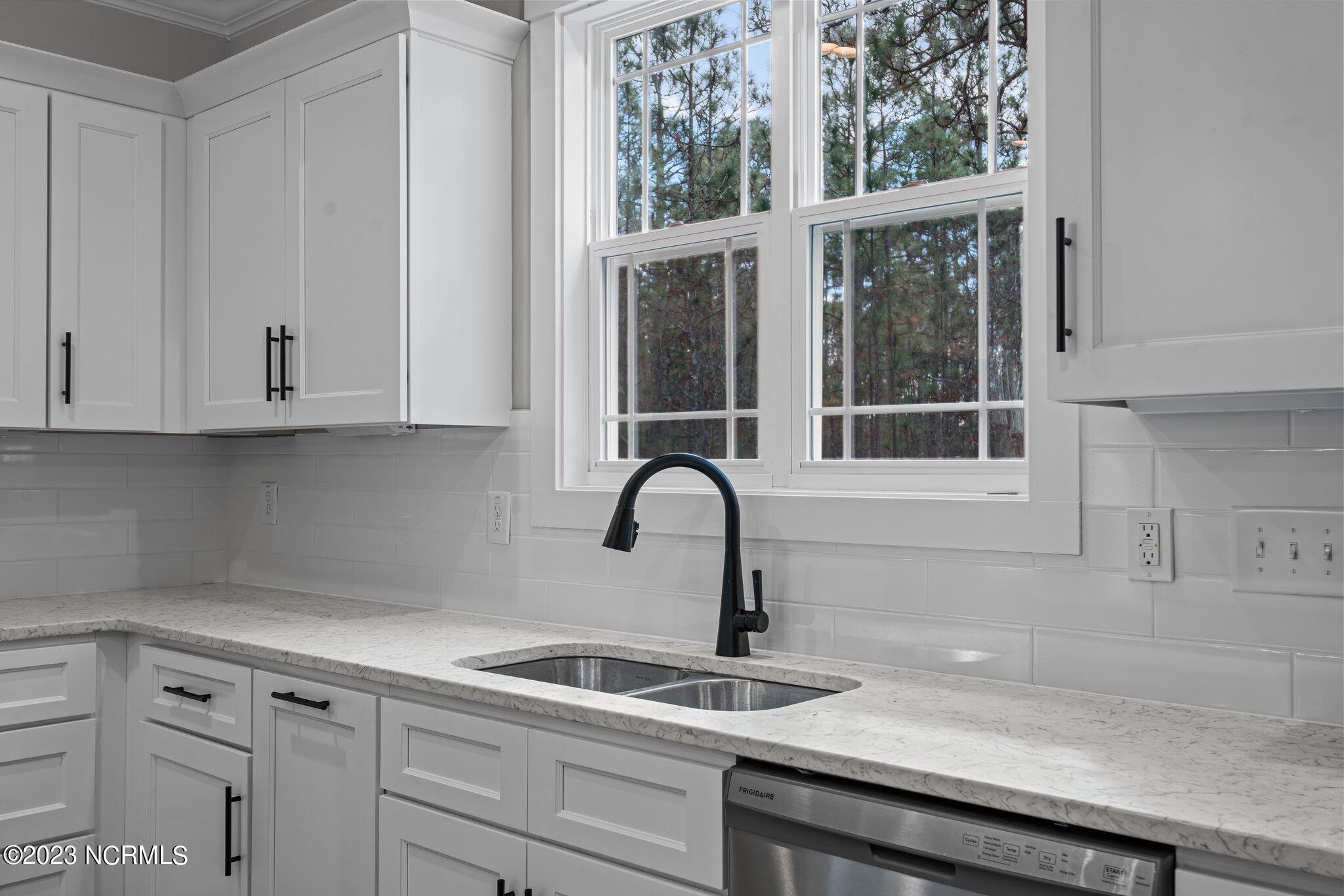 711 Bald Eagle Drive Vass, NC 28394 - Photo 15 of 77 19-web-or-mls-DSC05376