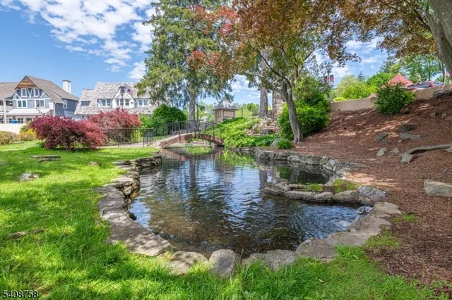 $585,000 | 18 Sagamore Trail, Sparta, NJ 07871