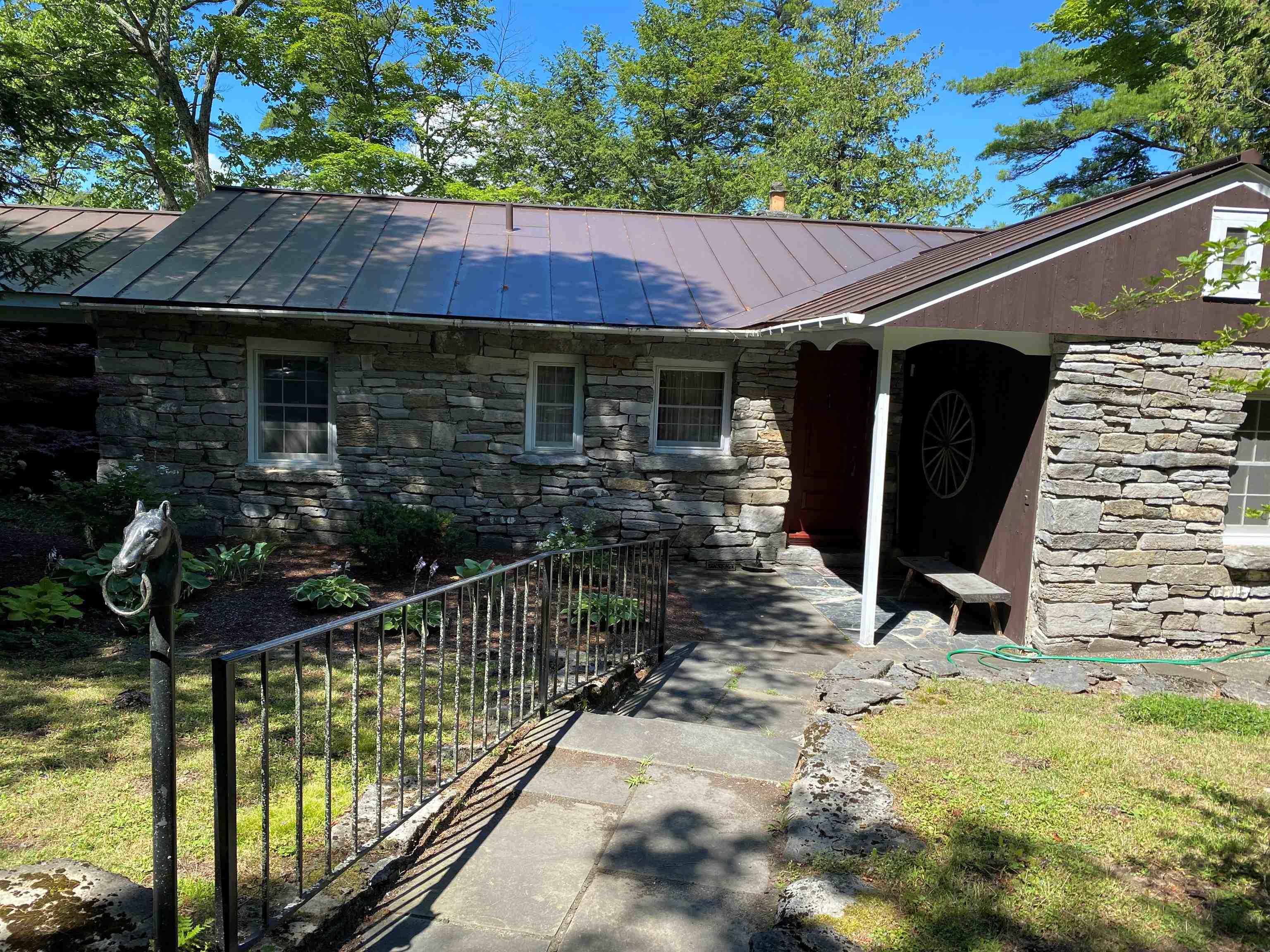 580 Woods Road Vergennes, VT 05491 - Photo 2 of 22 Gallery Image 2