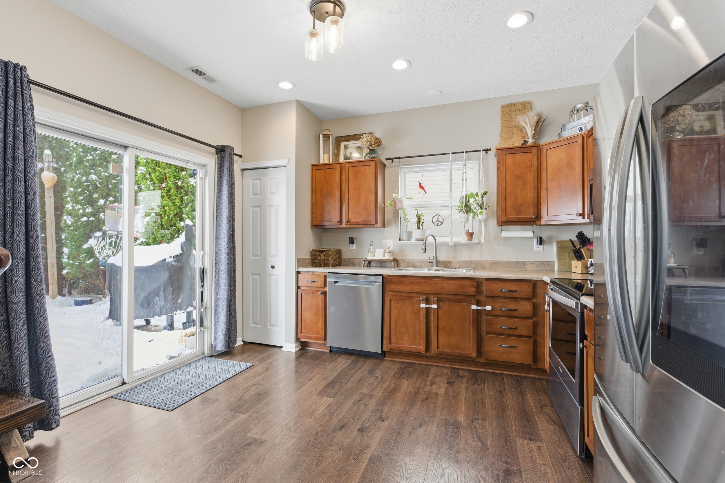 2013 Sotheby Lane Indianapolis, IN 46239 - Photo 8 of 35