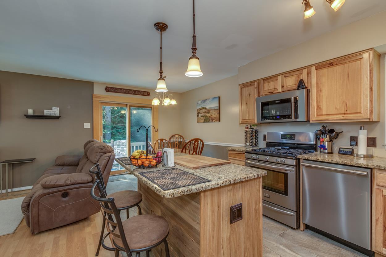 272 Middle Road Deerfield, NH 03037 - Photo 5 of 27