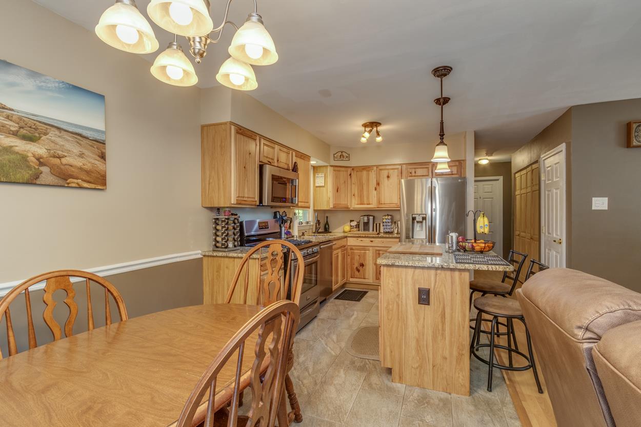 272 Middle Road Deerfield, NH 03037 - Photo 7 of 27
