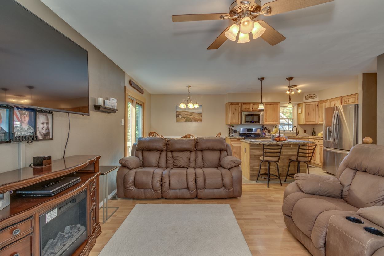 272 Middle Road Deerfield, NH 03037 - Photo 10 of 27