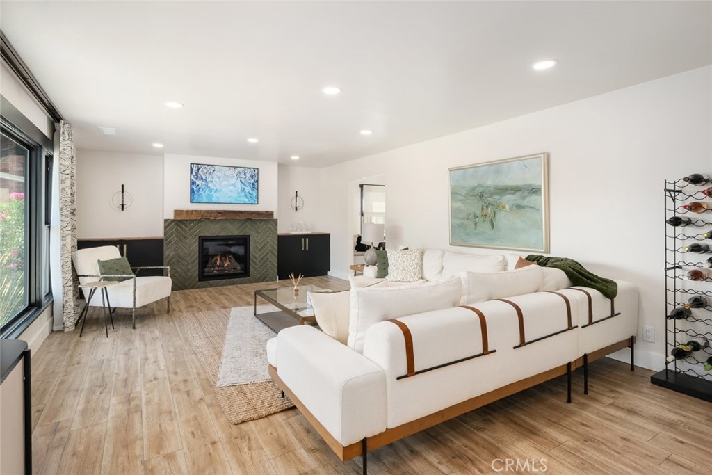 905 Olive Street Paso Robles, CA 93446 - Photo 3 of 61 Main home living room