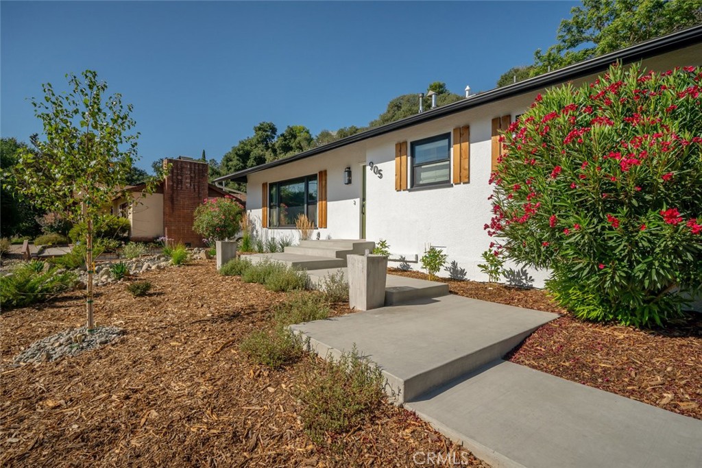 905 Olive Street Paso Robles, CA 93446 - Photo 59 of 61 a view of a house with backyard and sitting area