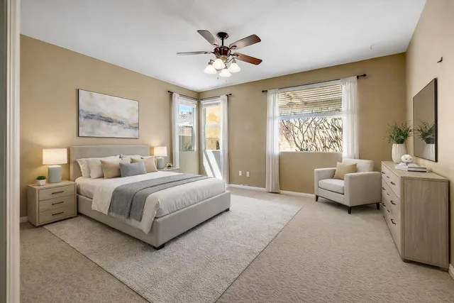 a view of a livingroom with a workspace