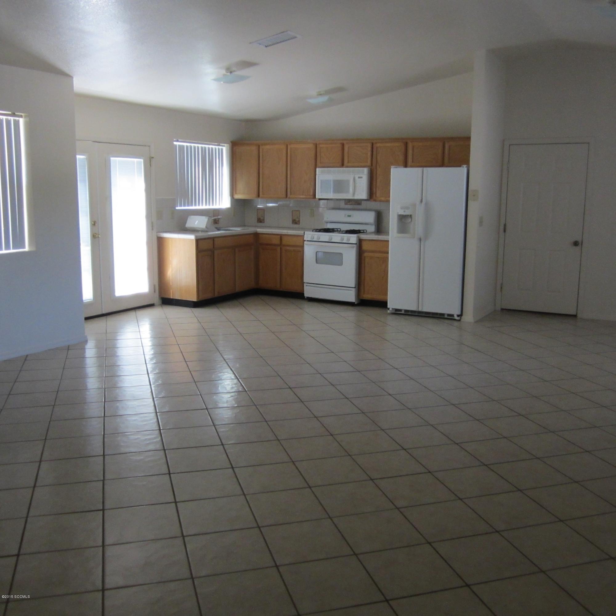 431 North Adams Street Nogales, AZ 85621 - Photo 7 of 14