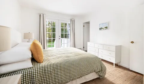 $1,650,000 | 1635 Sagg Road, Sag Harbor, NY 11963