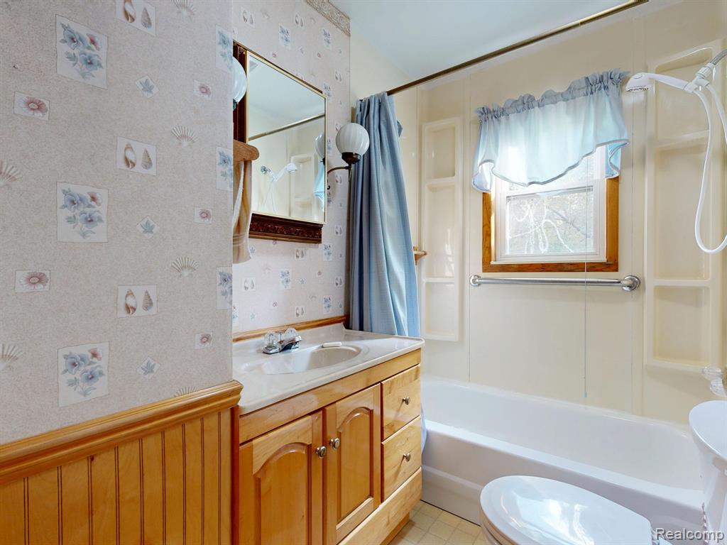 6444 Lucas Road Flint, MI 48506 - Photo 25 of 49