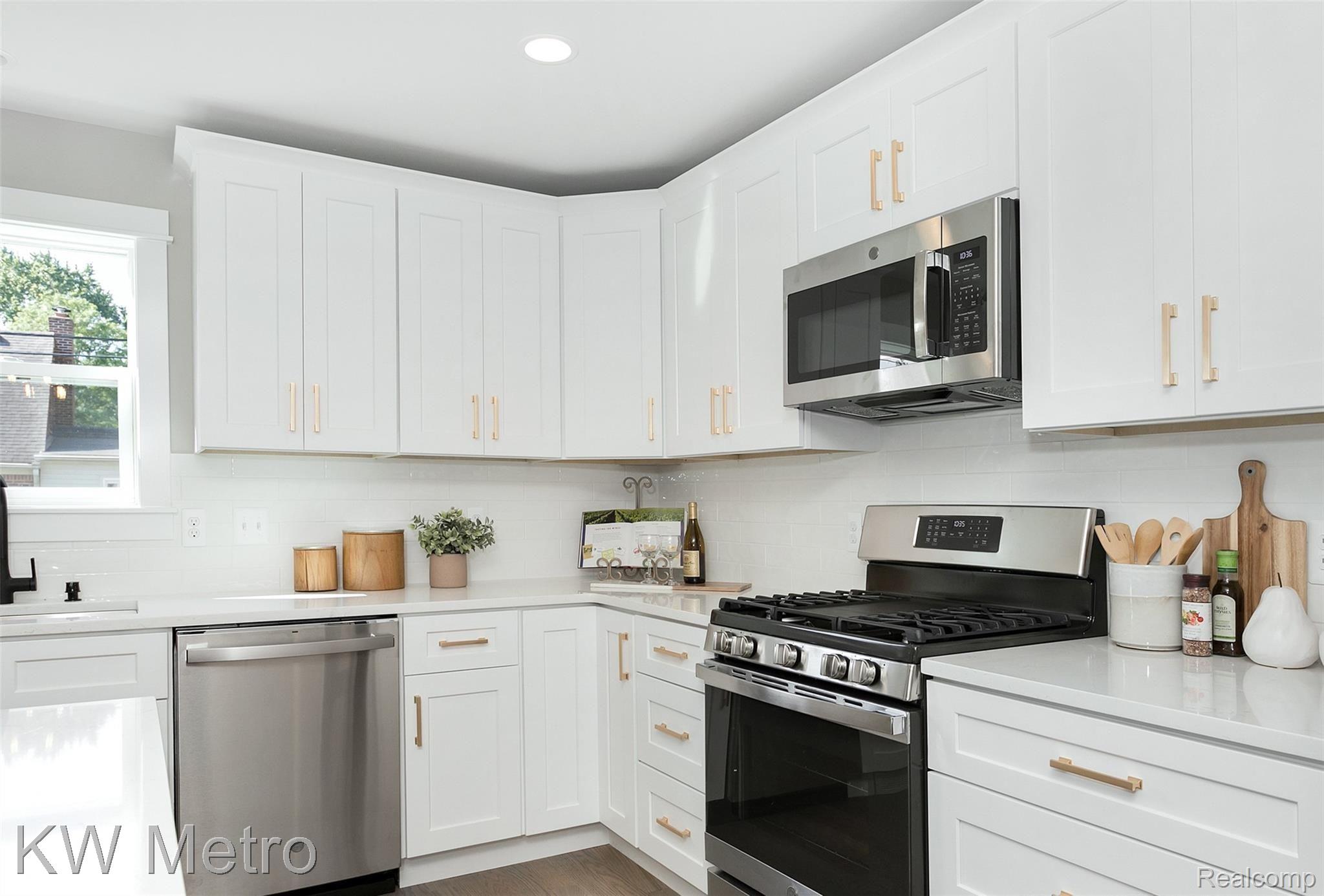 4107 Highfield Road Royal Oak, MI 48073 - Photo 16 of 43 Highfield-14.jpg