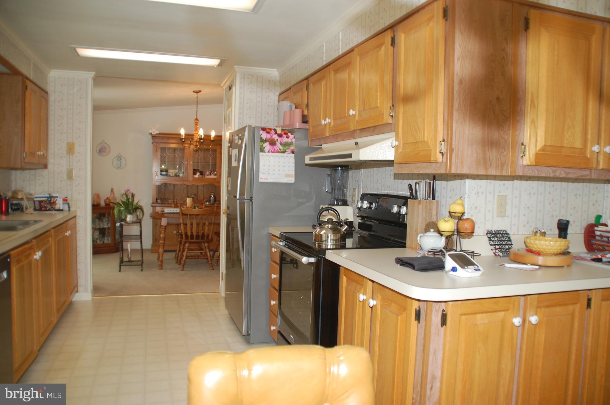 11 Sutton Place Souderton, PA 18964 - Photo 12 of 48 Whirlpool stainless steel Refrigerator included.
