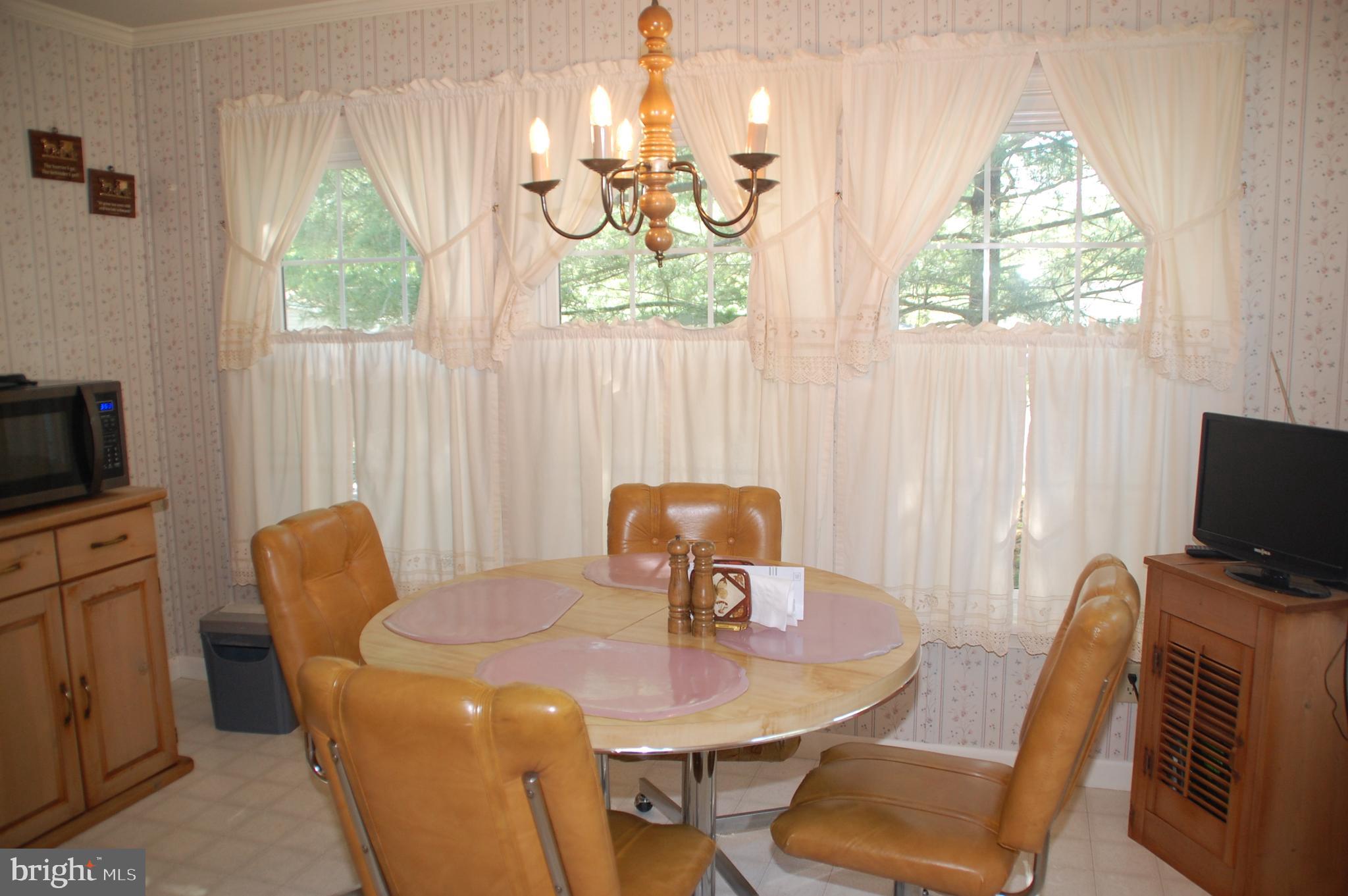 11 Sutton Place Souderton, PA 18964 - Photo 13 of 48 The Breakfast Room is one of the top features...