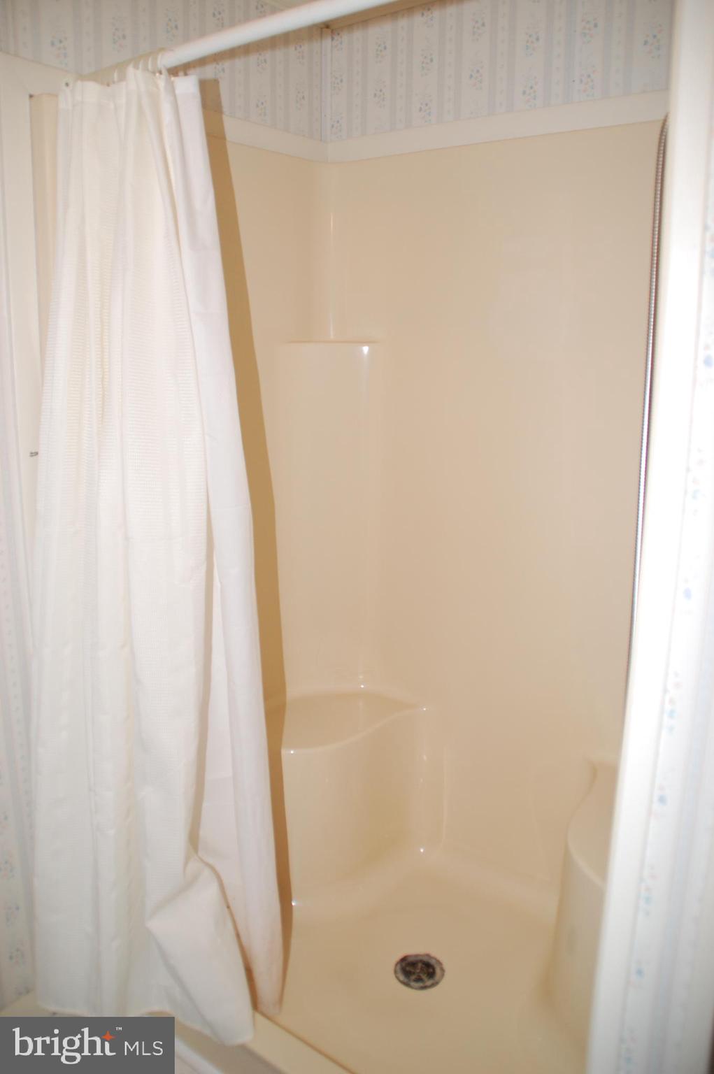 11 Sutton Place Souderton, PA 18964 - Photo 23 of 48 and stall shower.