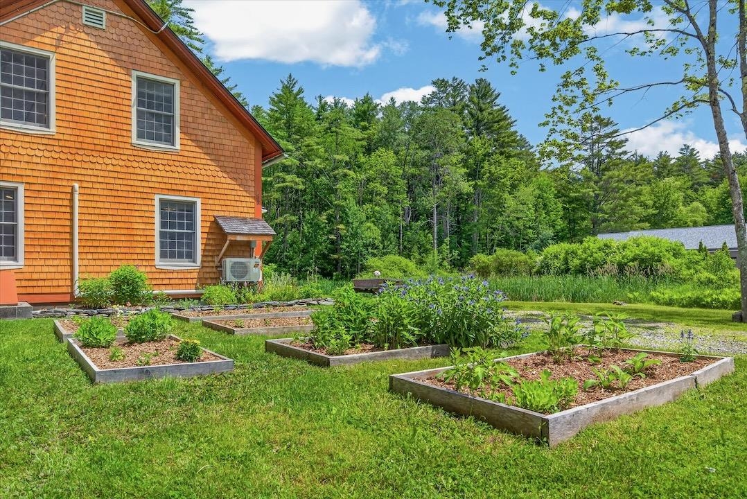 606 Old Stowell Hill Road Londonderry, VT 05148 - Photo 6 of 44