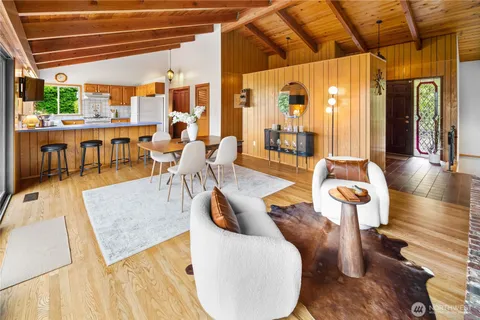 $1,100,000 | 22516 100th Place Southwest, Vashon, WA 98070