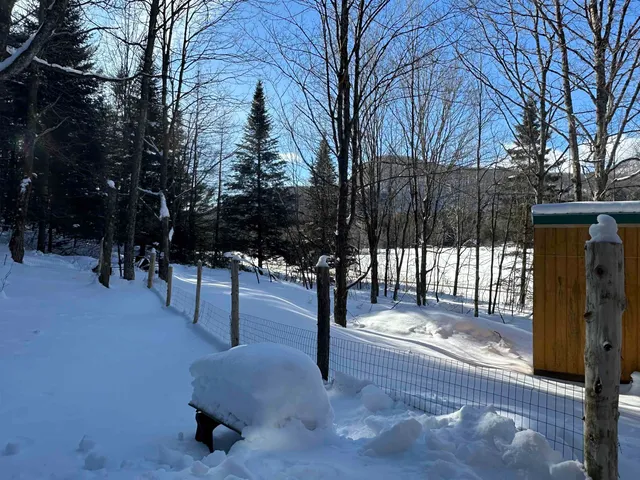 $150,000 | 9 Dry Pond Road, Glover, VT 05839
