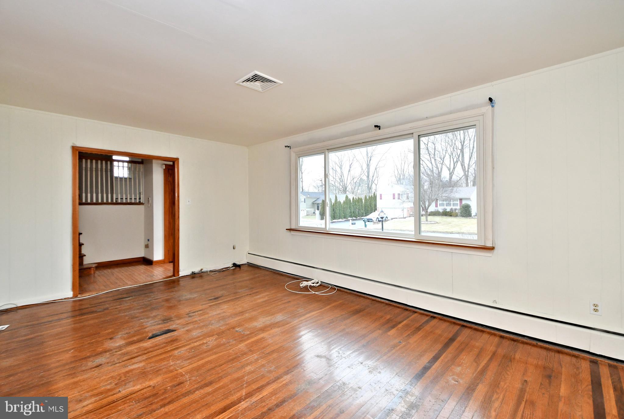 213 Becker Road North Wales, PA 19454 - Photo 16 of 61 Living room