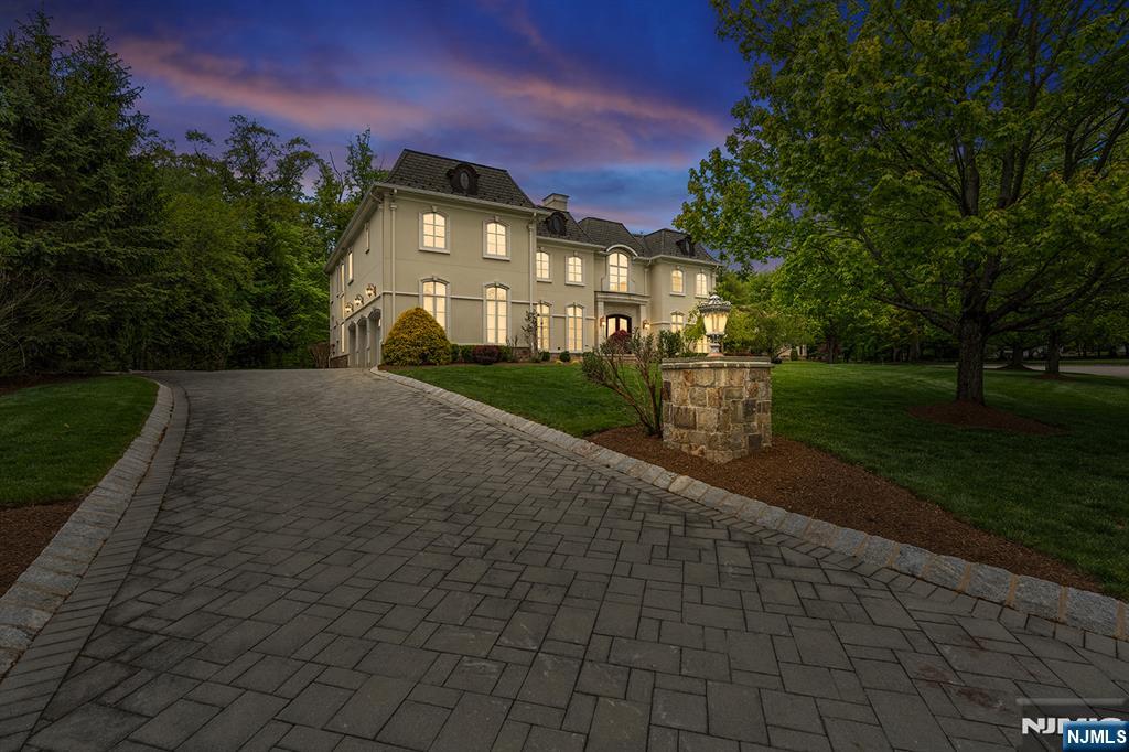 1 Sandstone Ridge Upper Saddle River, NJ 07458 - Photo 2 of 48