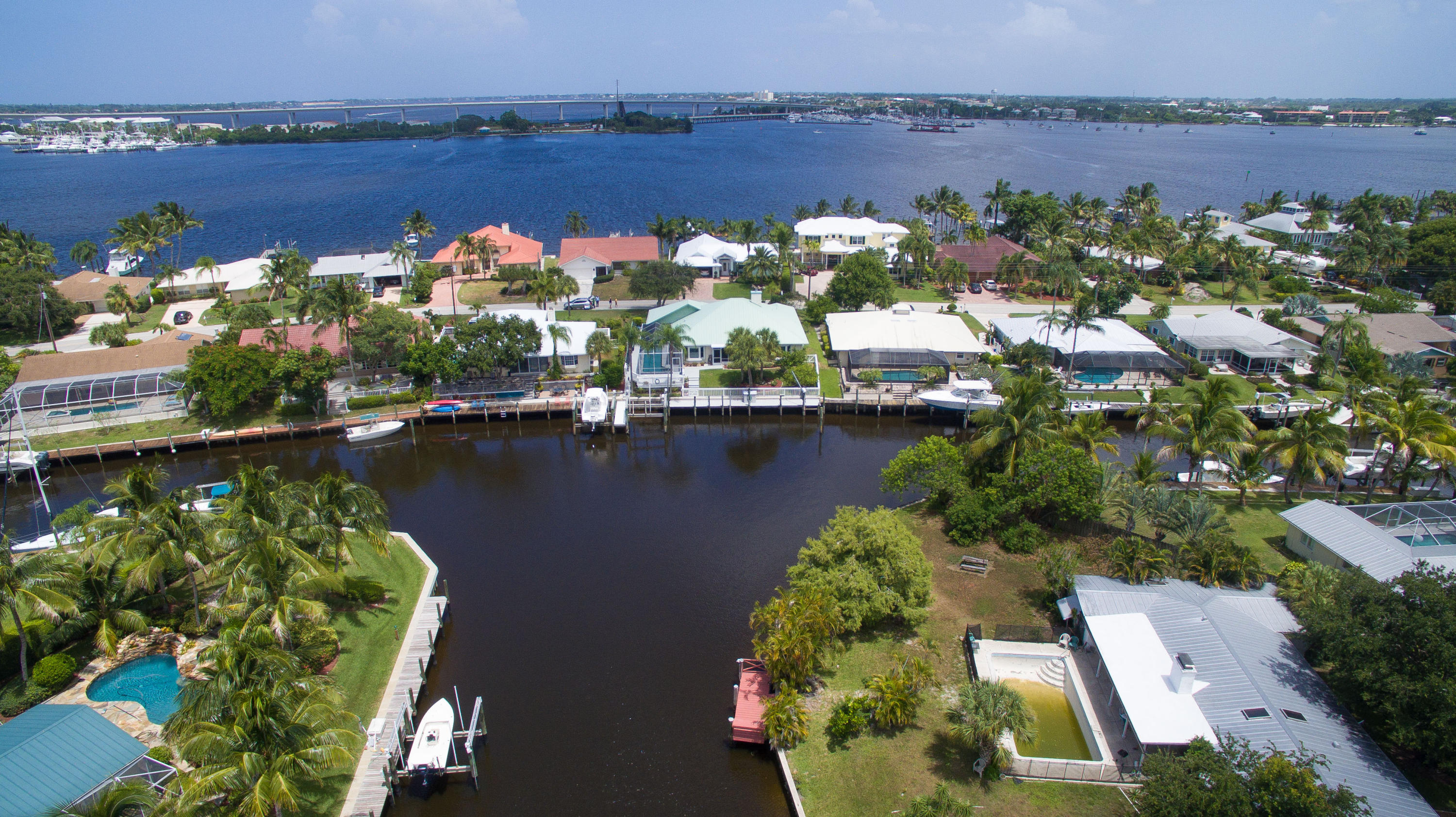 1269 Southwest Dyer Point Road Palm City, FL 34990 - Photo 4 of 35 1269 SW Dyer Point Rd-27