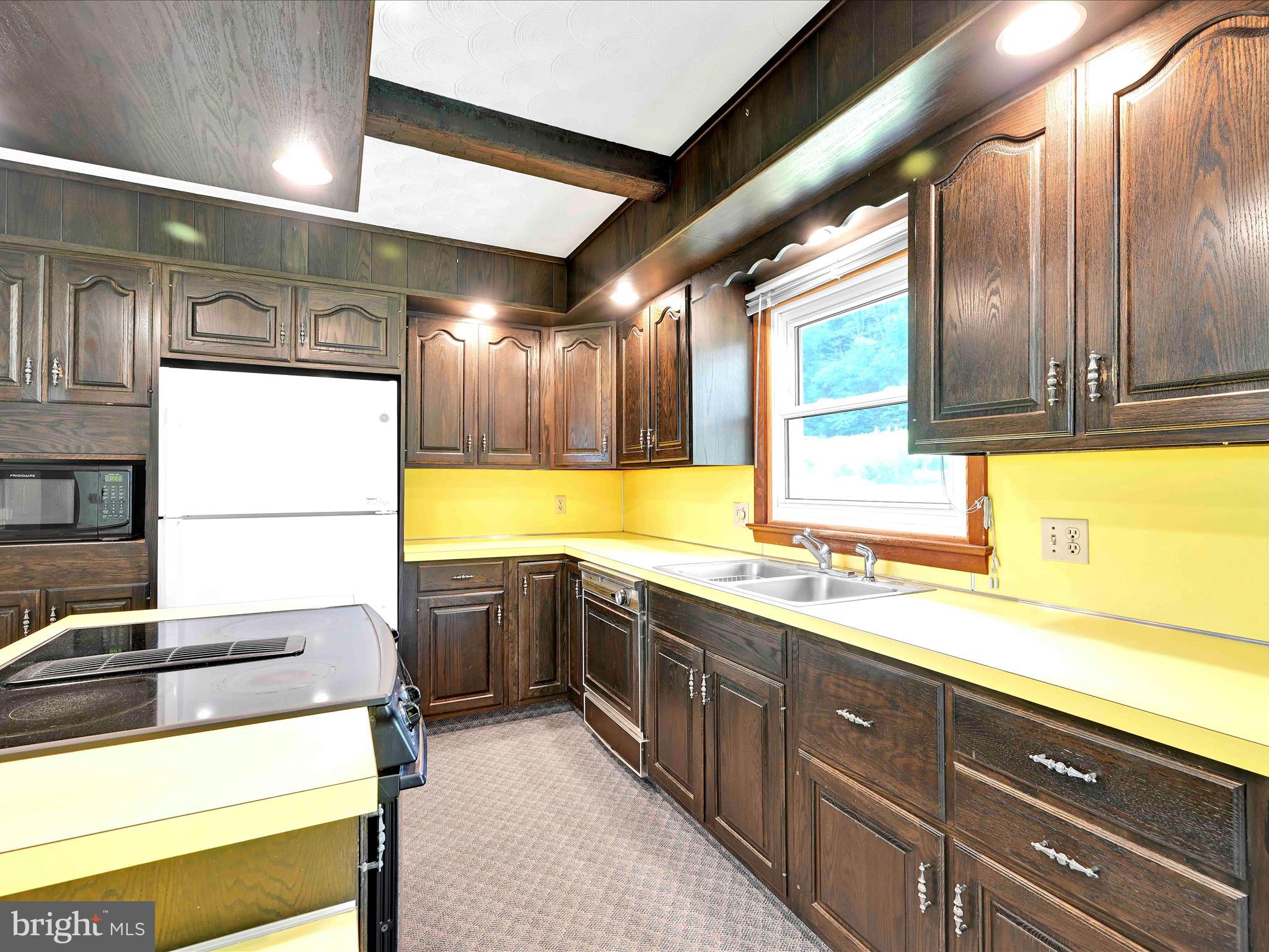 20 Brookside Road Pine Grove, PA 17963 - Photo 11 of 41 Kitchen